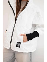 Dámská jarní prošívaná bunda s ozdobným model 22040174 a zipem bílá - K-Fashion