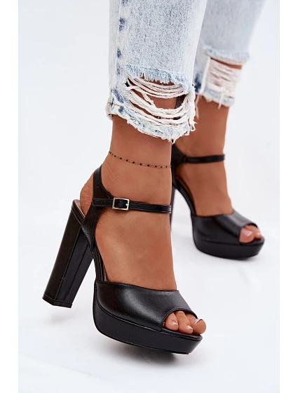 Dámské sandály na vysokém podpatku Černé model 22103026 - Boto