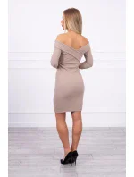 Přiléhavé šaty s výstřihem do V tmavě béžové barvy Přiléhavé šaty s výstřihem do V tmavě béžové barvy