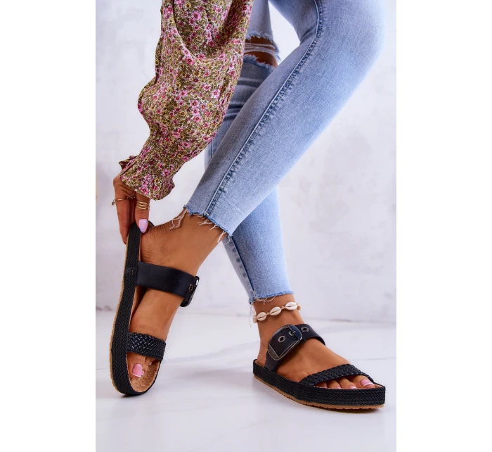 Módní pantofle s přezkou Big Star JJ274730 Black