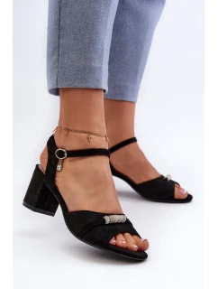 Dámské sandály z ekologického semiše na podpatku s ozdobami černé Narhi