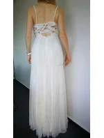 Dámské šaty na ramínka s sukní dlouhé bílé Bílá / XL & model 15043063 - SOKY&SOKA Dámské šaty na ramínka s sukní dlouhé bílé Bílá / XL & model 15043063 - SOKY&SOKA