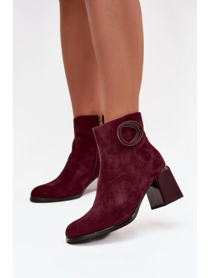 Semišové kotníčkové boty na podpatku s vyztuženým detailem Artiker 57C0016 bordó
