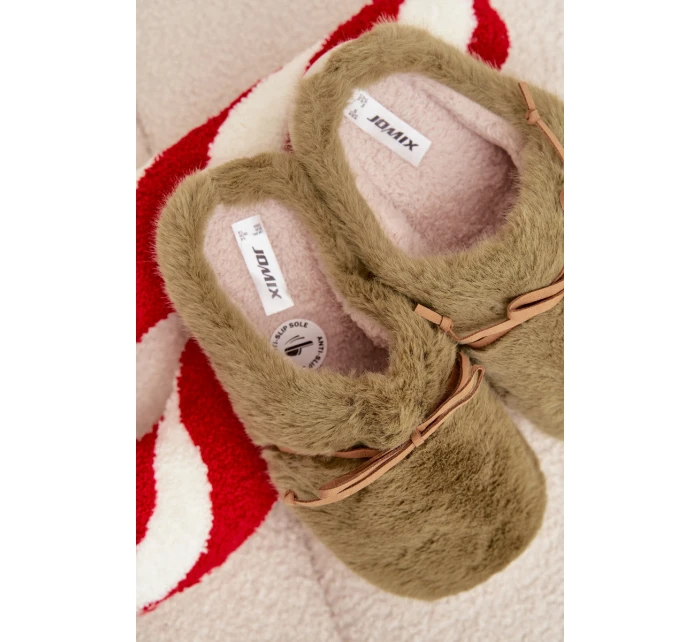 Kožešinové pantofle s zelené model 21772518 - Boto Kožešinové pantofle s zelené model 21772518 - Boto