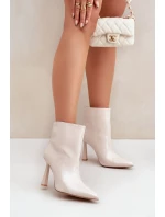 Lakované kotníkové boty na špičce nazouvací světle béžové Seliri Lakované kotníkové boty na špičce nazouvací světle béžové Seliri