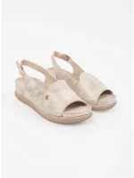 Trendy dámské zlaté  sandály na plochém podpatku