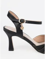 Pěkné lodičky černé dámské na jehlovém podpatku Pěkné lodičky černé dámské na jehlovém podpatku