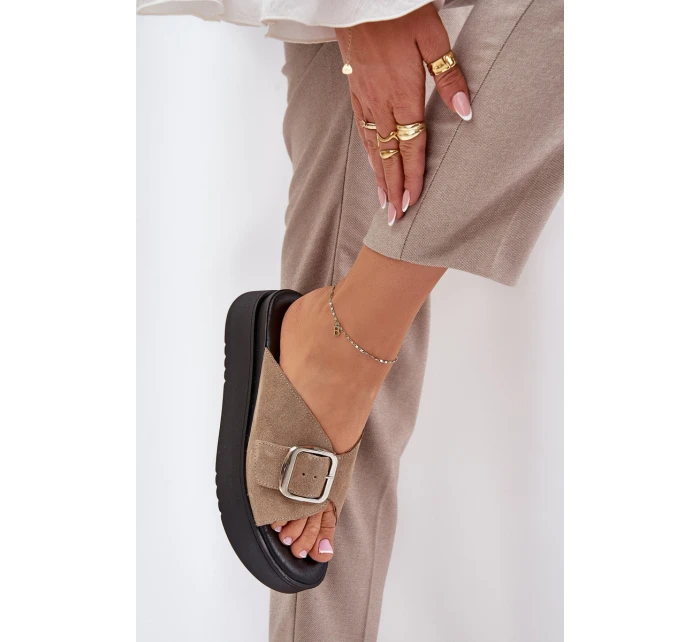 Dámské semišové sandály s přezkou na platformě béžové model 21686253 - Zazoo