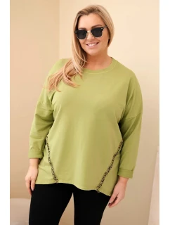 Dámská blůza Plus Size bavlněná s ohrnutým rukávem a model 21837248 v leopardím vzoru olivová - K-Fashion