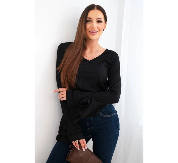 Dámská pruhovaná blůza s V výstřihem a volány na rukávech černá