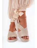 Dámské Sandály Na Klínu Z Eko Kůže Zlaté model 21692870 - Boto Dámské Sandály Na Klínu Z Eko Kůže Zlaté model 21692870 - Boto