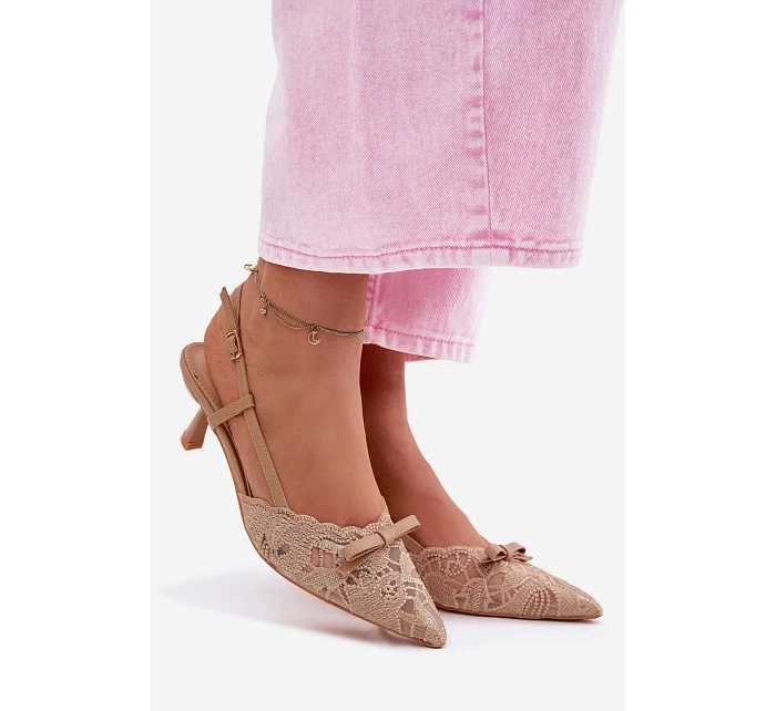 Dámské krajkové sandály na podpatku s mašlí Béžové model 22107303 - Boto