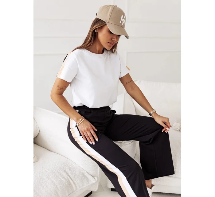 Bílý dámský sportovní komplet sportowy - oversize tričko t-shirt a teplákové kalhoty (VE89) Bílý dámský sportovní komplet sportowy - oversize tričko t-shirt a teplákové kalhoty (VE89)