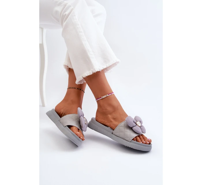 Dámské šedé sandály s ozdobou na nízké platformě Cedrella Dámské šedé sandály s ozdobou na nízké platformě Cedrella