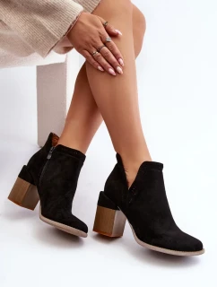 Černé kotníkové boty Jolnima na masivním vysokém podpatku s výřezem