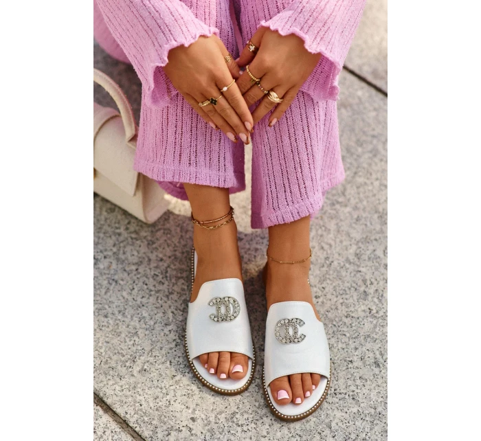 Elegantní dámské lesklé pantofle s ozdobou S.Barski Stříbrná Elegantní dámské lesklé pantofle s ozdobou S.Barski Stříbrná