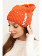 Dámská zimní pletená čepice s krystaly model 21750384 oranžová - K-Fashion Dámská zimní pletená čepice s krystaly model 21750384 oranžová - K-Fashion