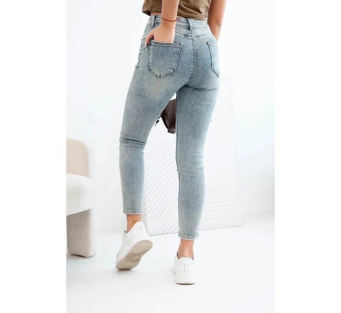 Dámské kalhoty M.sara s efektem push-up a středním pasem světlé džínové Dámské kalhoty M.sara s efektem push-up a středním pasem světlé džínové