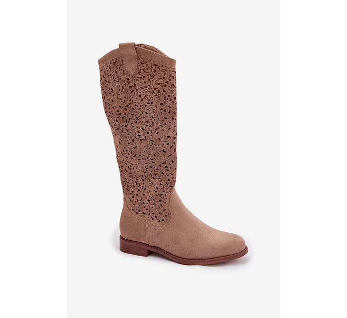 Dámské perforované kozačky na nízkém podpatku model 22042913 Béžová - S.Barski Dámské perforované kozačky na nízkém podpatku model 22042913 Béžová - S.Barski