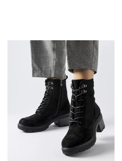 Boty na podpatku model 205852 Solea Boty na podpatku model 205852 Solea