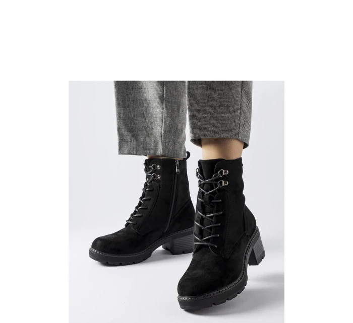 Boty na podpatku model 205852 Solea Boty na podpatku model 205852 Solea