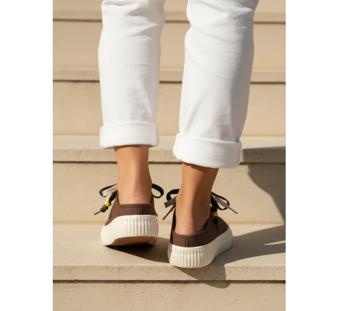 Dámské tenisky na platformě s ozdobnými korálky hnědé ZY1410 Dámské tenisky na platformě s ozdobnými korálky hnědé ZY1410