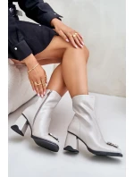 Lakované Dámské Boty Na Podpatku S Dekorací MR880-019 Světle Šedé D&A