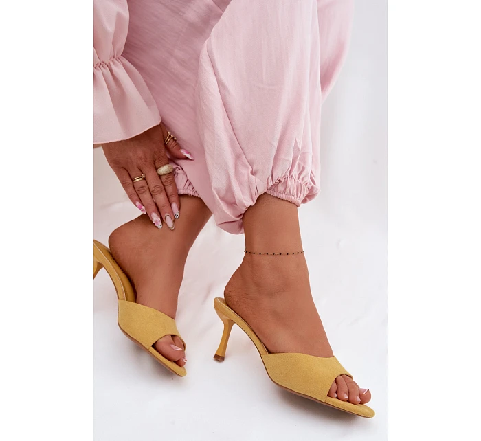 Žabky z semiše na podpatku Žluté model 22103096 - Boto