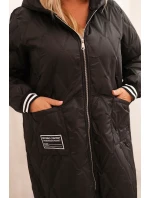 Dámská bunda Plus Size prošívaná s kapucí a model 21297096 manžetami černá - K-Fashion