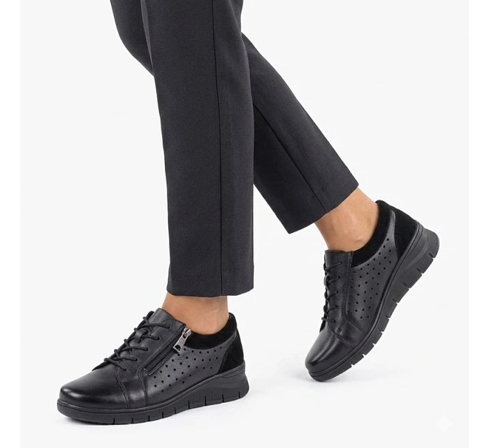 Dámské kožené polobotky na podpatku černé model 22060100 - VINCEZA