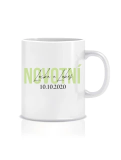 Personalizovaný klasický bílý keramický hrníček 300 ml se jmény novomanželů