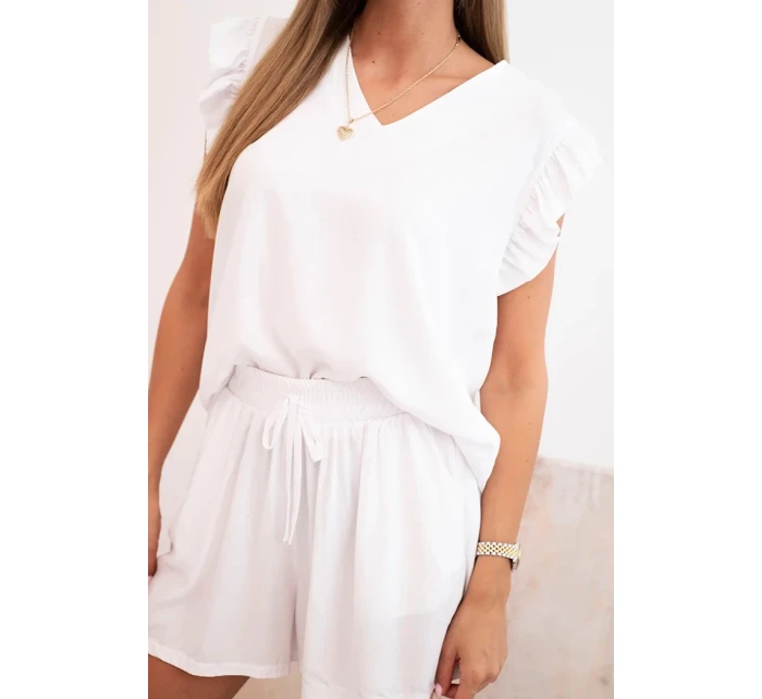 Dámský komplet z viskózy, blůza s volánky a krátké šortky bílý Dámský komplet z viskózy, blůza s volánky a krátké šortky bílý