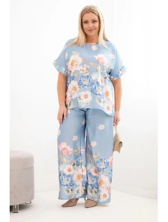 Dámský komplet Plus Size s halenkou a kalhotami s květinovým vzorem a širokými nohavicemi modrý