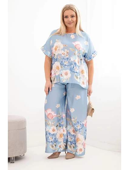 Dámský komplet Plus Size s halenkou a kalhotami s květinovým vzorem a širokými nohavicemi modrý