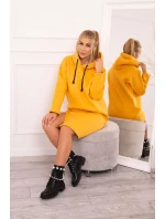 Šaty s kapucí a bočním rozparkem broskvové Šaty s kapucí a bočním rozparkem broskvové