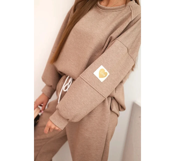 Komplet dámský máslový s volnou mikinou a kalhotami s nápisem LOVE khaki Komplet dámský máslový s volnou mikinou a kalhotami s nápisem LOVE khaki