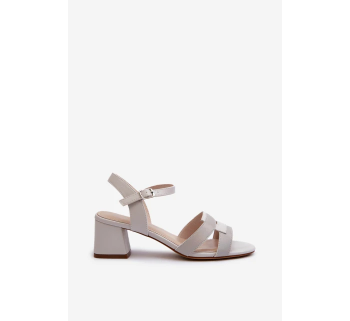 Dámské sandály na podpatku z ekologické kůže model 21657318 šedé - SERGIO LEONE Dámské sandály na podpatku z ekologické kůže model 21657318 šedé - SERGIO LEONE