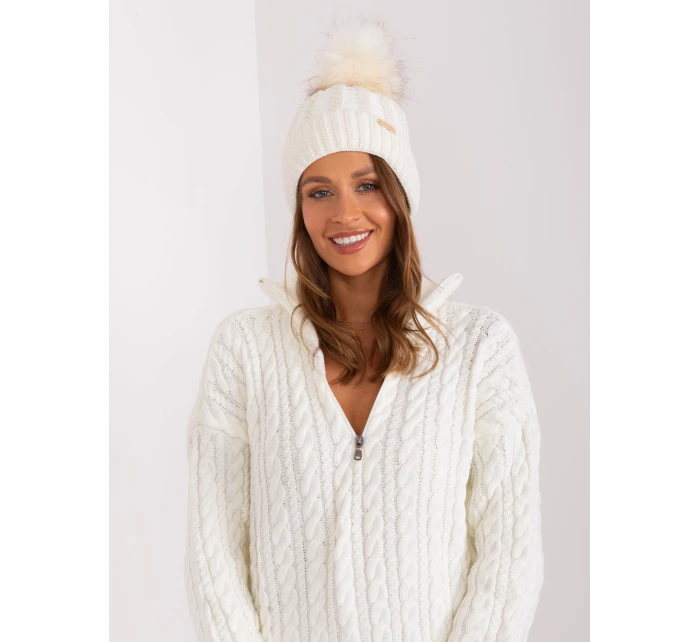 Czapka JK CZ model 18975360 ecru - FPrice