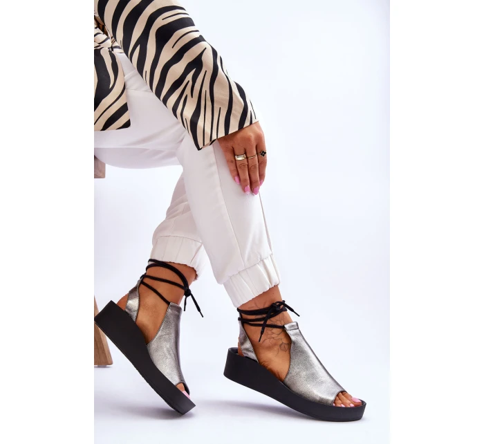 Kožené sandály na klínku Nicole model 21617537 - Zazoo Kožené sandály na klínku Nicole model 21617537 - Zazoo