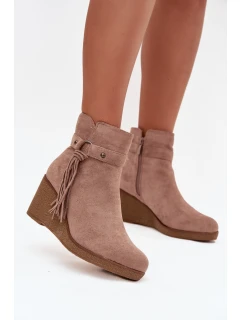 Zateplené dámské kotníkové boty na platformě s třásněmi béžové Olivarae