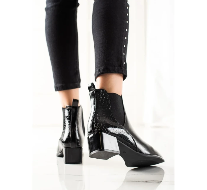 Klasické kotníčkové boty dámské černé na širokém podpatku Klasické kotníčkové boty dámské černé na širokém podpatku