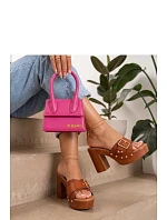 Klapky na podpatku model 229786 Solea Klapky na podpatku model 229786 Solea
