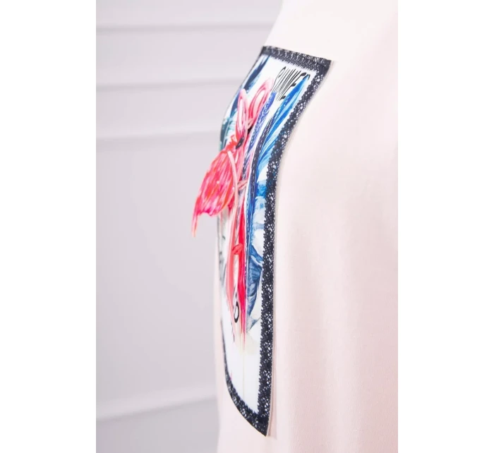 Halenka s 3D grafikou plameňáka pudrově růžová