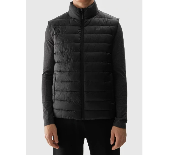 Pánská péřová vesta s recyklovanou výplní 4F - černá Pánská péřová vesta s recyklovanou výplní 4F - černá