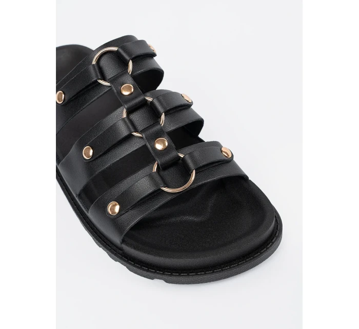 Zajímavé černé  nazouváky dámské na plochém podpatku