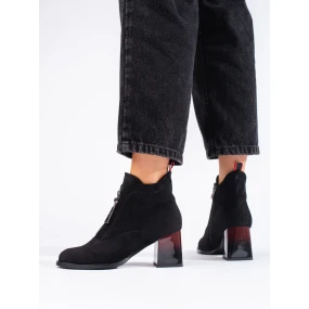 Klasické  kotníčkové boty dámské černé na širokém podpatku