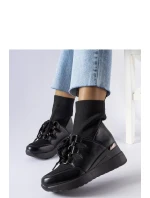 Boty na klínovém podpatku model 206574 Solea Boty na klínovém podpatku model 206574 Solea