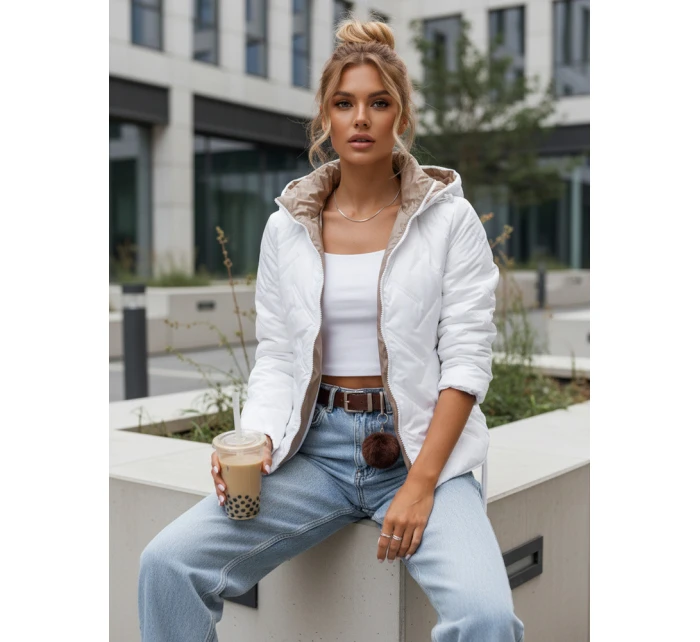Kurtka damska pikowana z kapturem biała model 22028071 - FashionStreet Kurtka damska pikowana z kapturem biała model 22028071 - FashionStreet