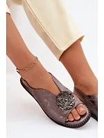 Dámské sandály na nízkém podpatku s ozdobou model 22133683 grafitové - S.Barski