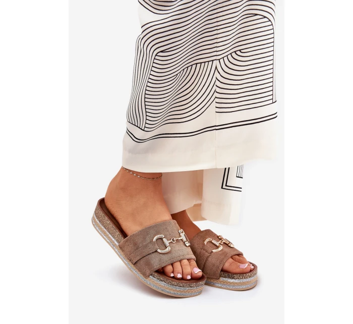 Dámské Sandály Na Platformě Se Zlatou Dekorací A Brilanty Khaki Morisela Dámské Sandály Na Platformě Se Zlatou Dekorací A Brilanty Khaki Morisela